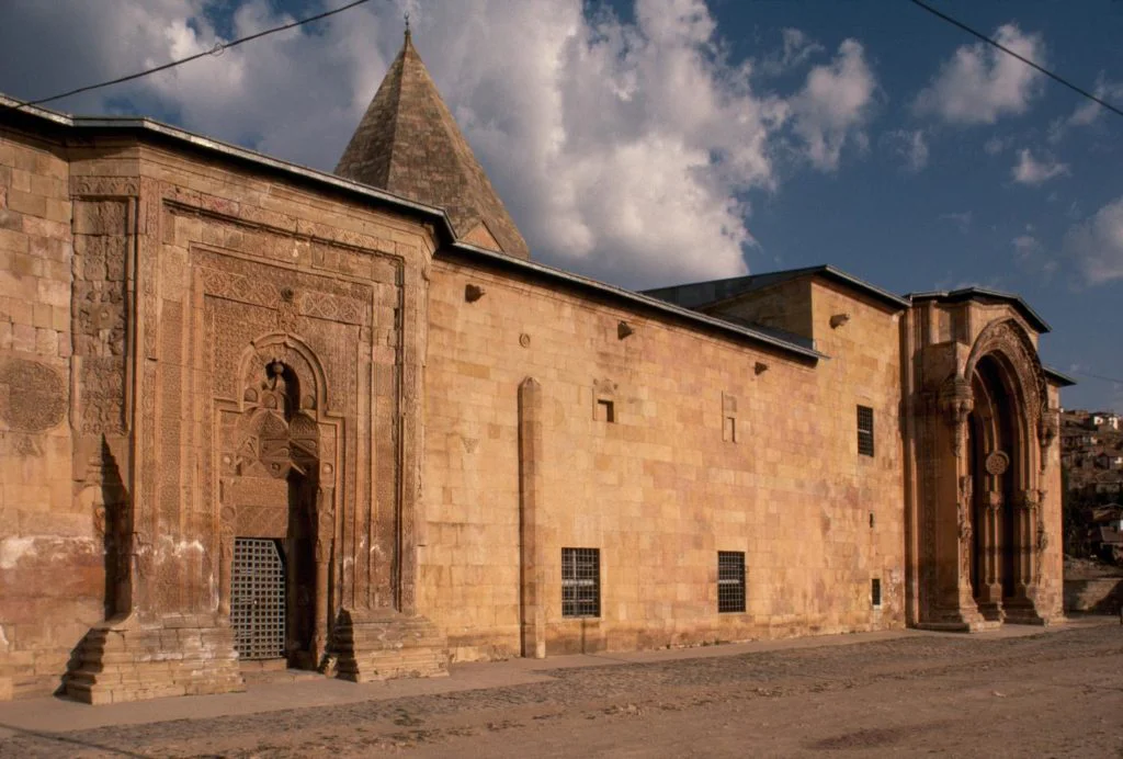 divrigiulucami