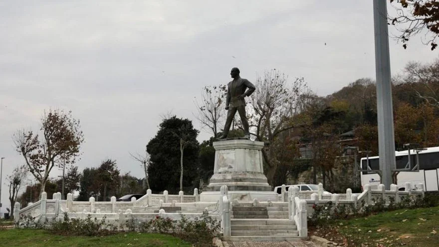 İlk Atatürk Heykeli