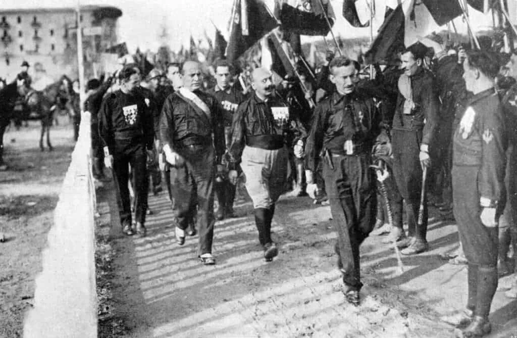 İki Savaş Arasında Avrupa 2 Kara Gömlekliler