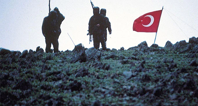 1990 Sonrası Türk Dış Politikasındaki Gelişmeler 3 Kardak Kayalıkları