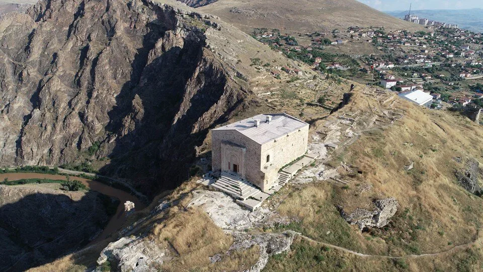 Hünkâr Mahfili 3 divrigi kale camii