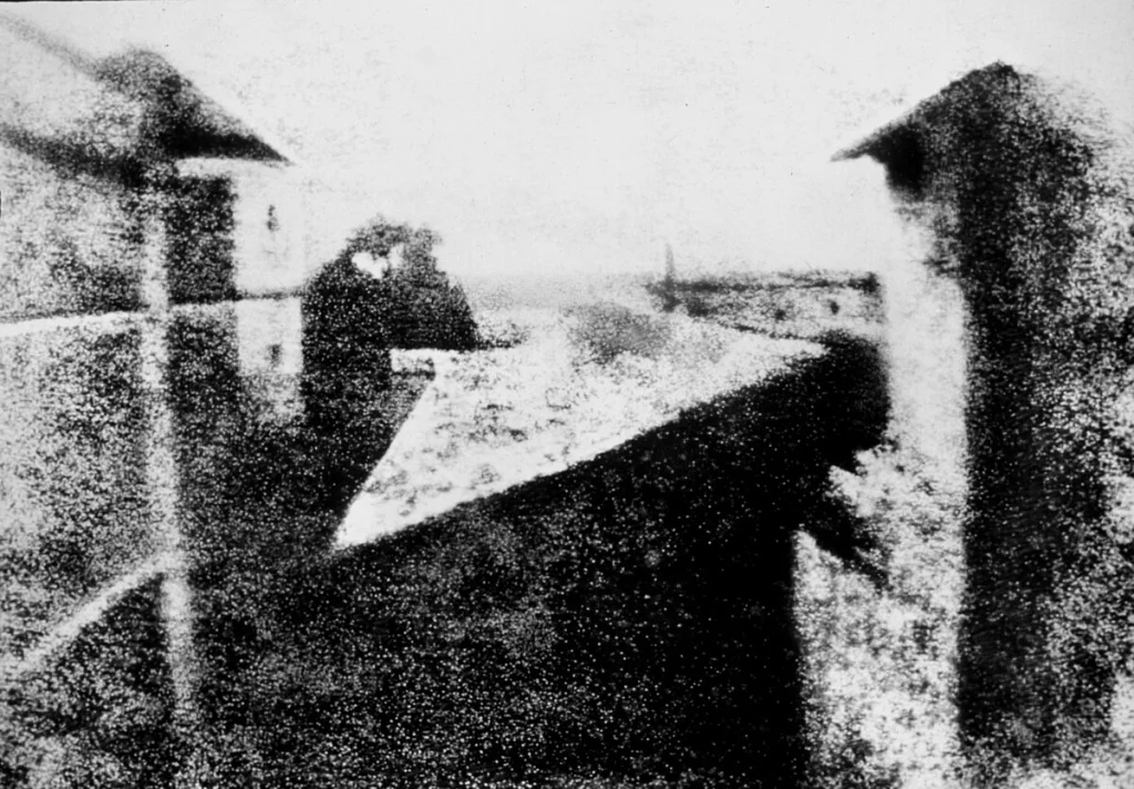 Nicéphore Niépce: İlk Fotoğrafı Çeken Adam 2 image 1