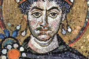 Bizans İmparatorluğu: İmparator I. Justinianus ve maiyeti, Ravenna San Vitale Kilisesi mozaiği